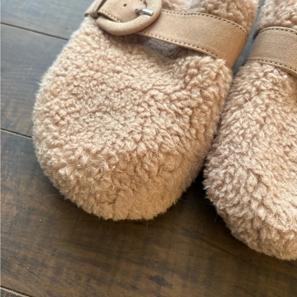 J Crew Sherpa Buckle clog slippers - Picture 6 of 13